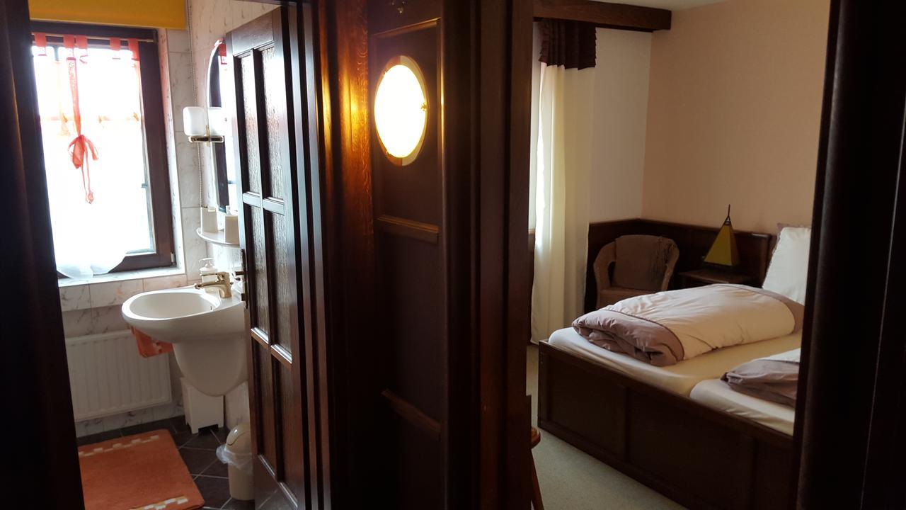 Landhotel Zum Doppeldecker Kirchen  외부 사진
